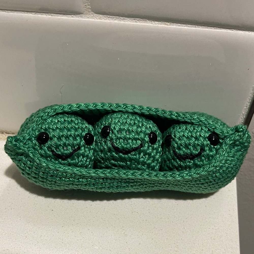 Handcrafted Peas in a Pod Figure Decor Amigurui Crochet